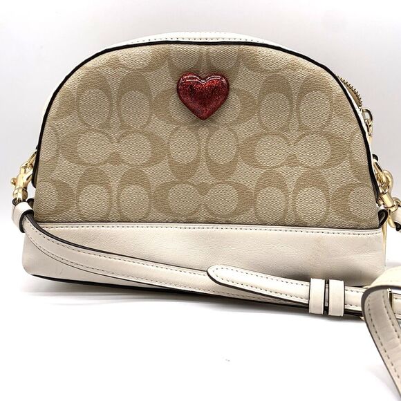 COACH Trendy White Handbag Shoulder Small Red Heart‎ - Picture 1 of 4